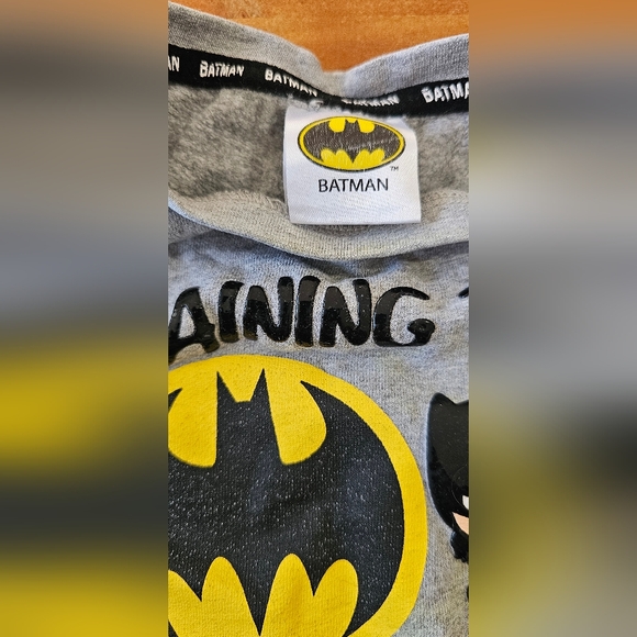 Batman 3T long sleeve grey shirt silicone design - Picture 2 of 4